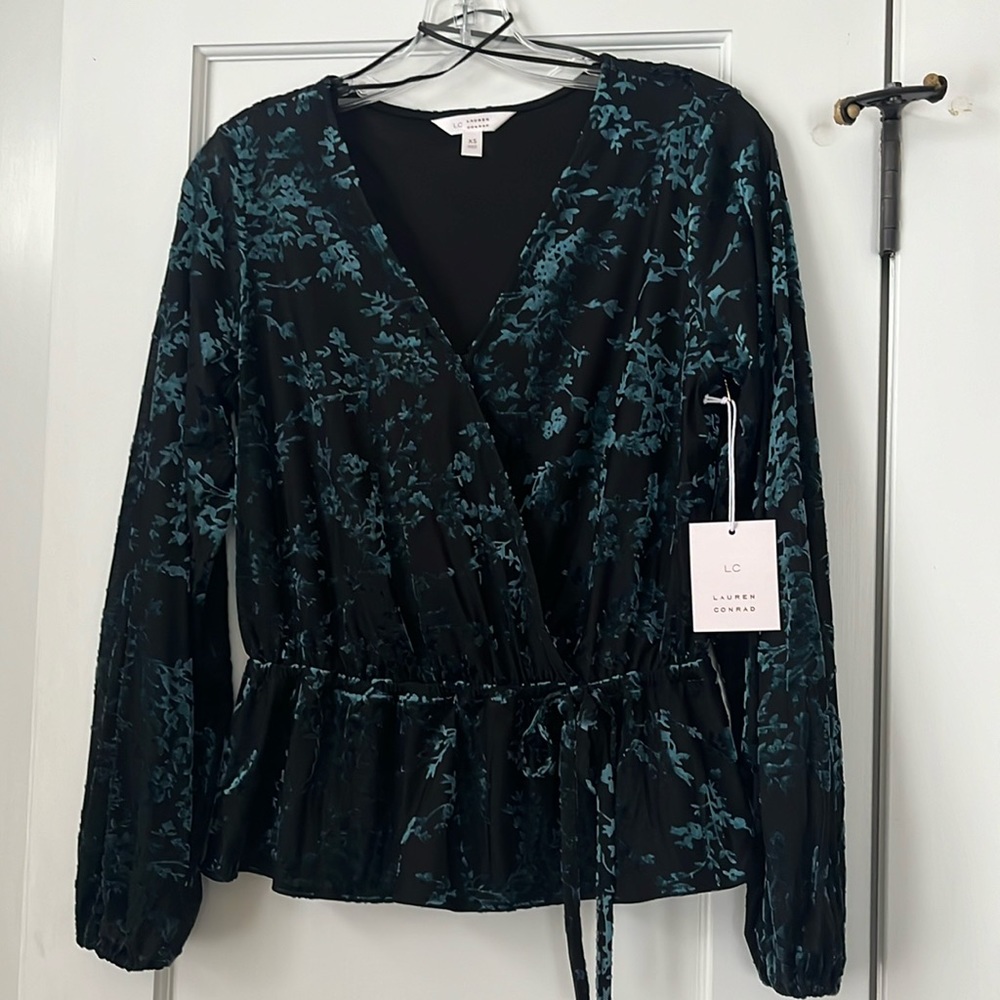 Lauren Conrad XS New w Tag Peplum Top